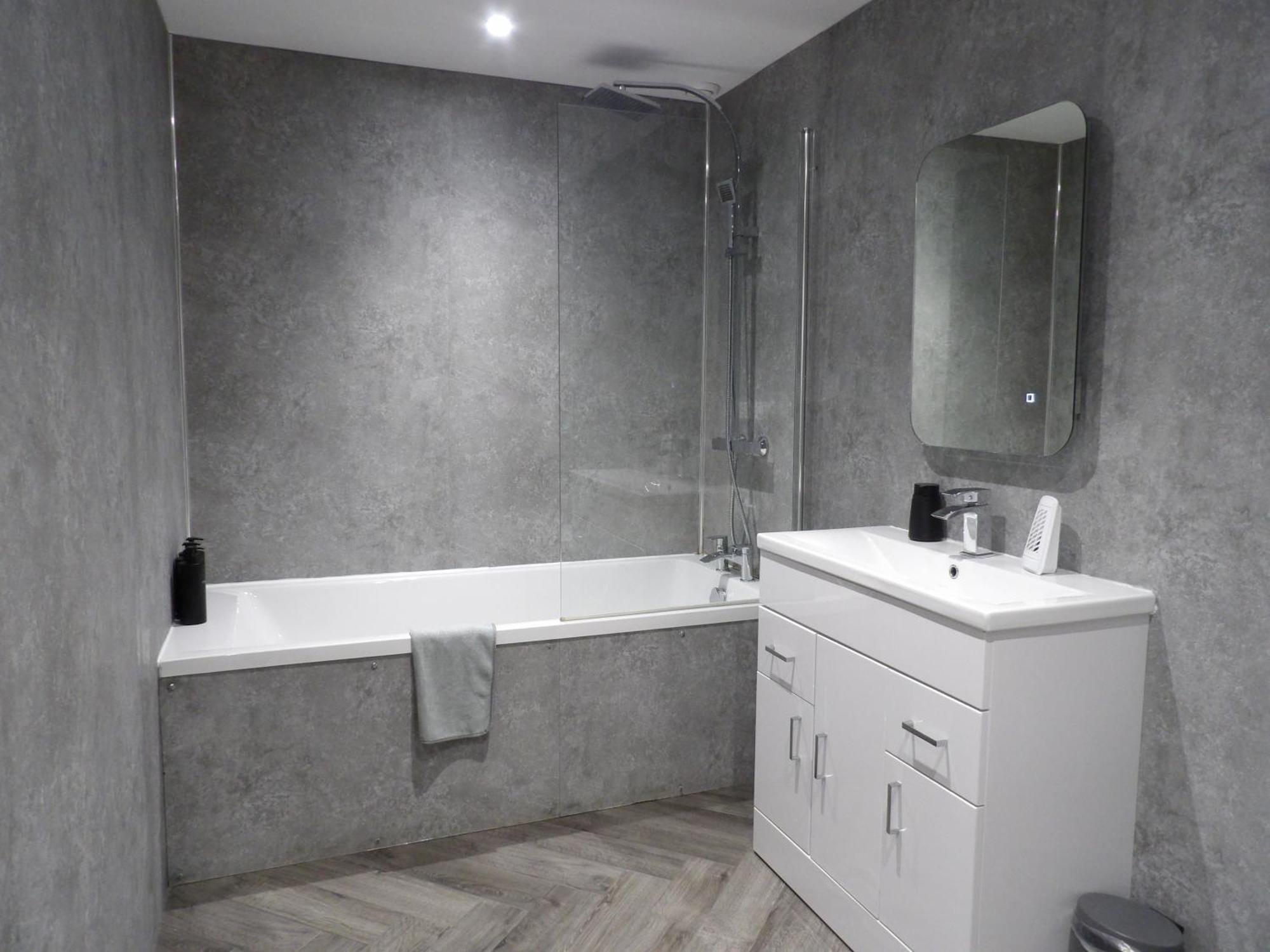Lovely 3 Bedroom Apartment With Private Garden In Edinburgh City Centre Exterior photo