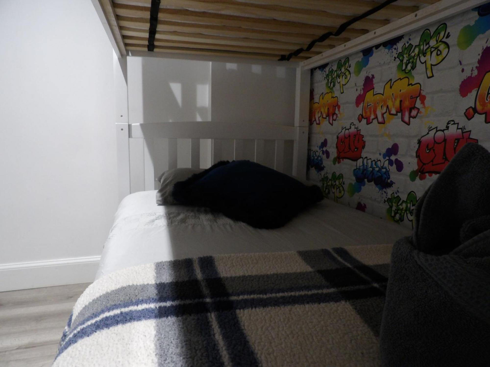 Lovely 3 Bedroom Apartment With Private Garden In Edinburgh City Centre Exterior photo